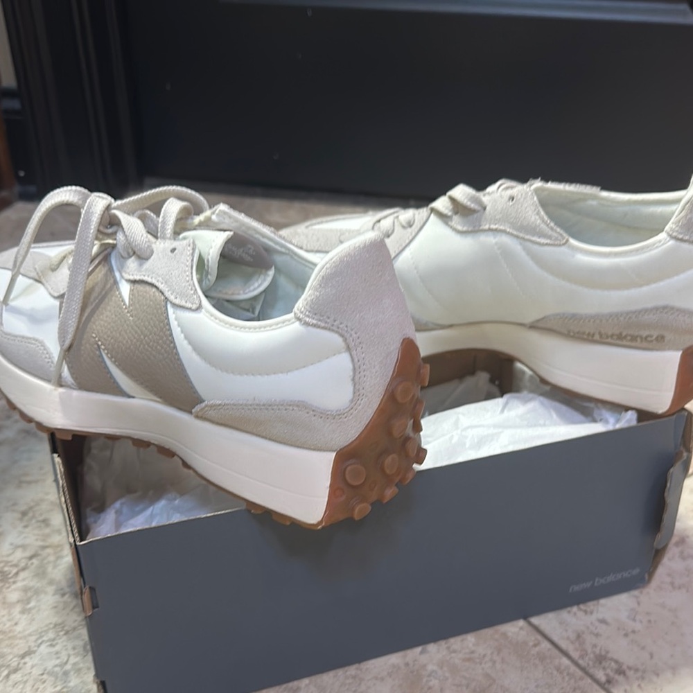 New Balance White and Gray Sneakers - Picture 4 of 5